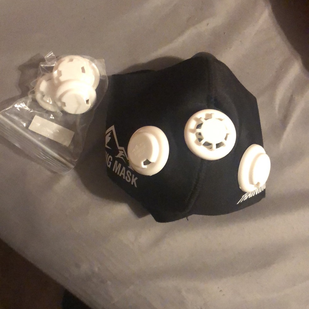 Elevation Training Mask - Picture 2 of 2